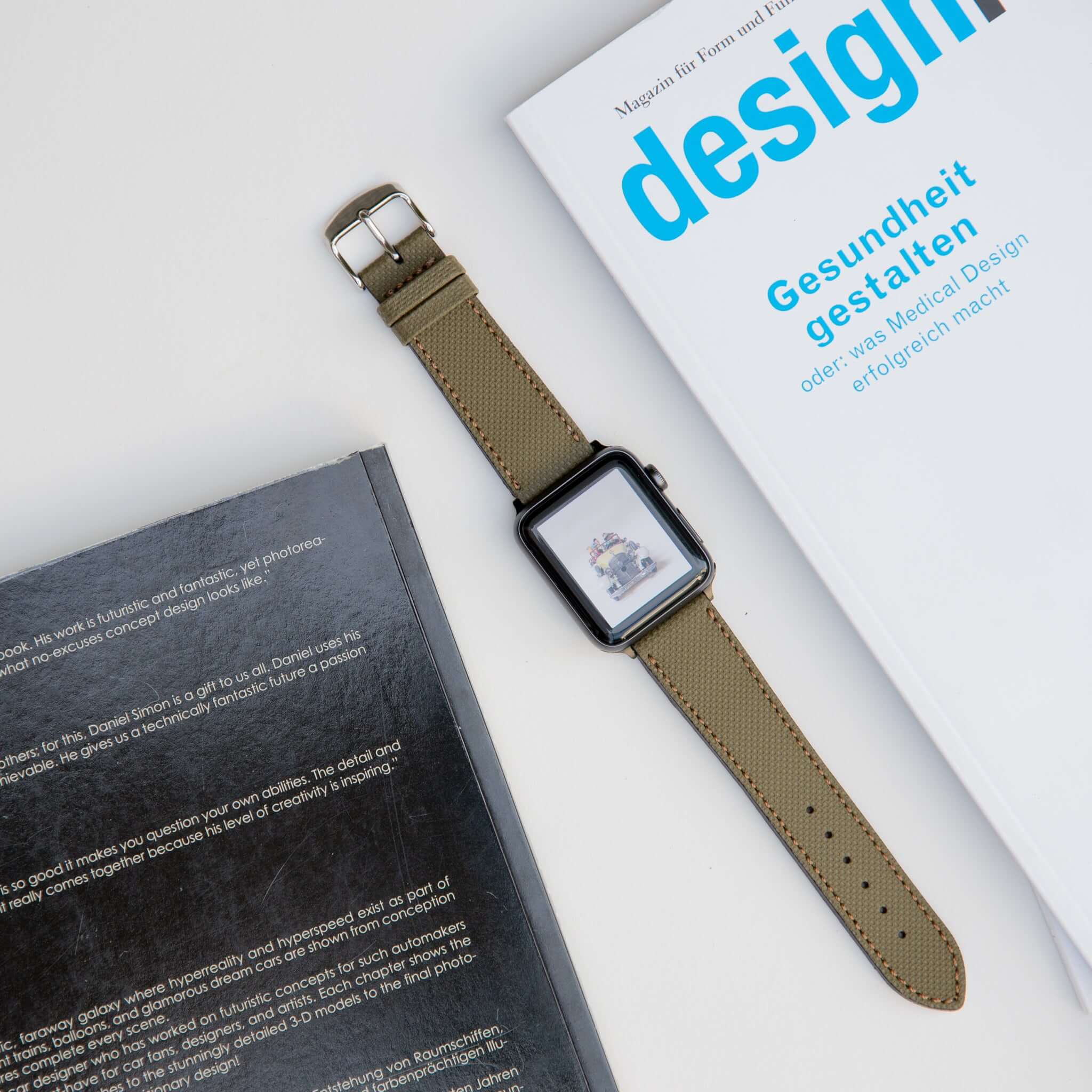 Olivgrünes Apple Watch Lederarmband Wasserfest | Nautilus - Image 14