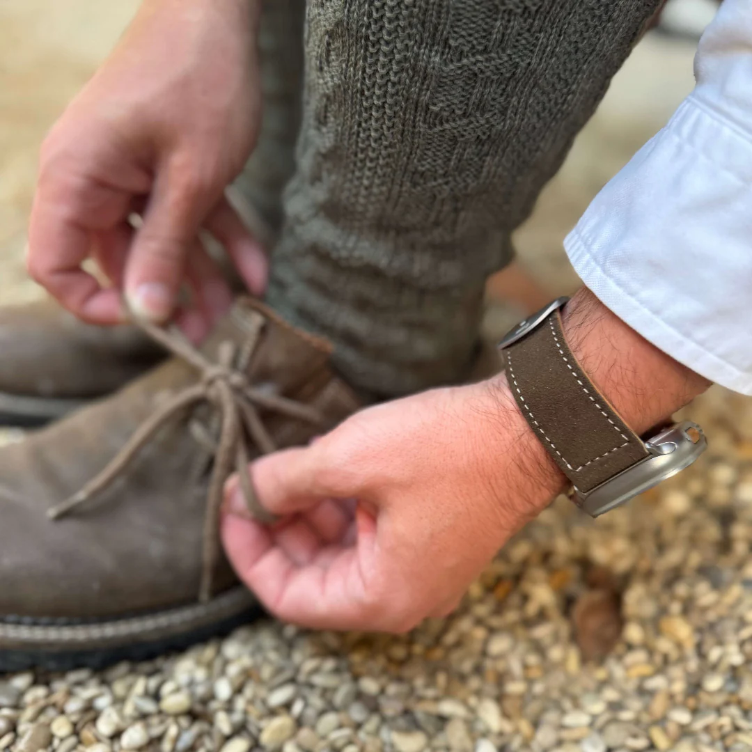 Dunkelbraunes 24mm Apple Watch Ultra Lederhosen Armband – aus altsämisch gegerbtem Hirschleder - Image 8