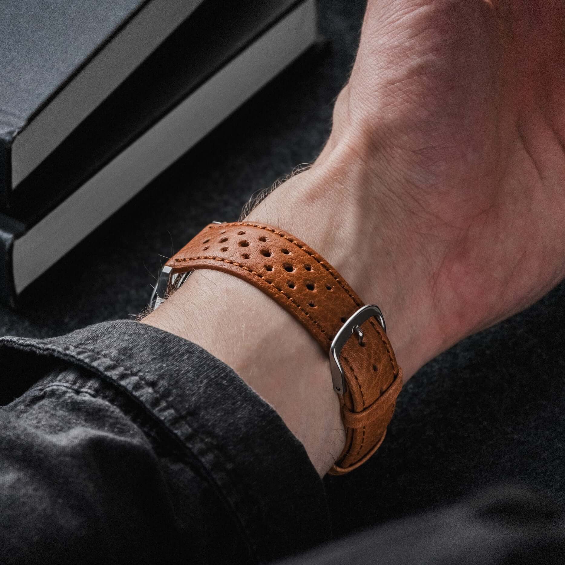 Monza – Uhrenarmband aus Leder im Racing-Stil mit Lochung - Image 2