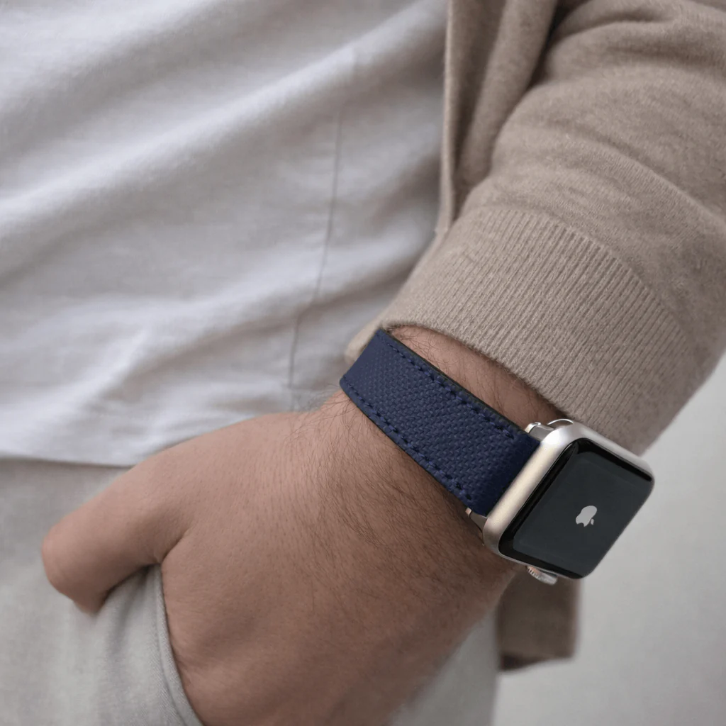 Navyblaues Apple Watch Lederarmband Wasserfest | Nautilus - Image 3